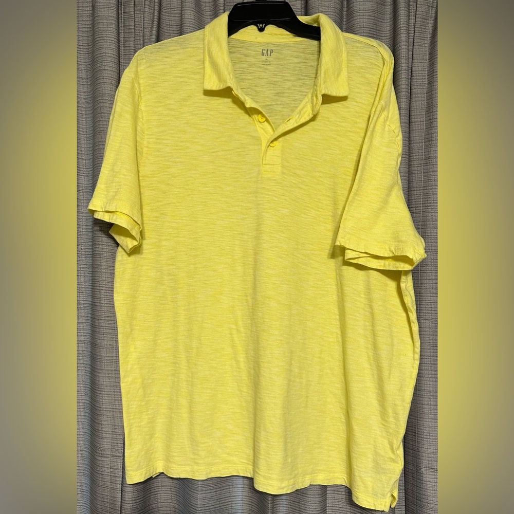 Men’s Gap polo